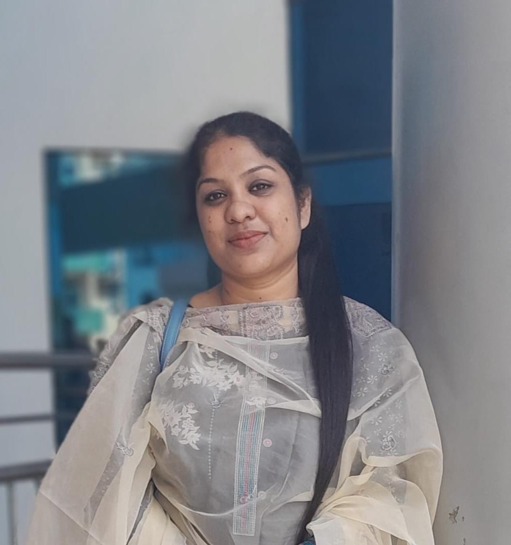 কবিতা: রঙিন বৃন্ত  ।। উম্মে সালমা চৌধুরী